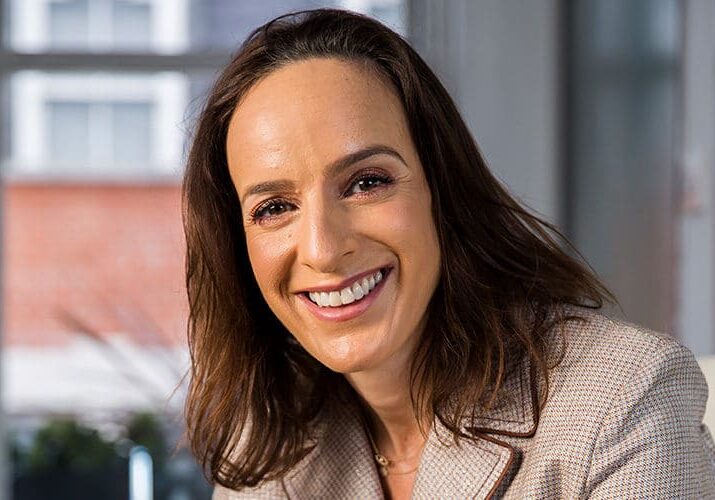 camilla-dell-headshot-900x500-1